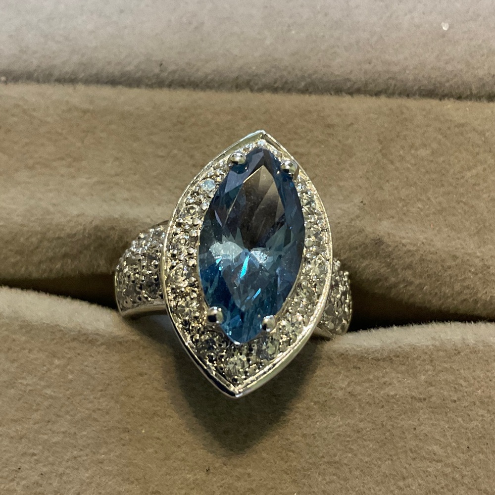 Elegant Blue Sterling Silver Women's Ring